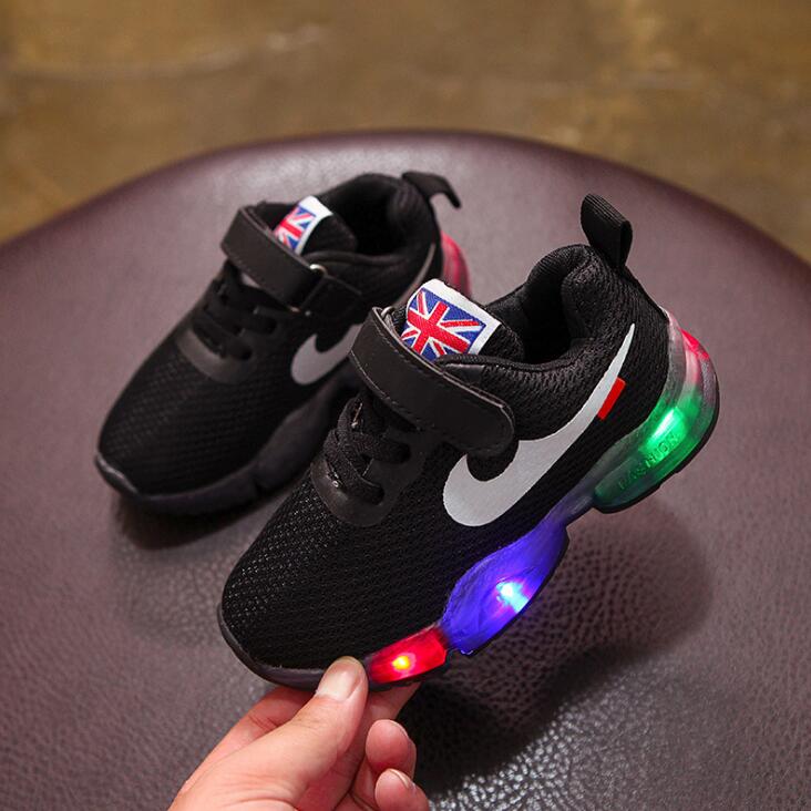 LED lighted kids sneakers - TheKidling.com